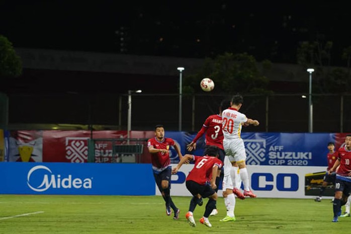 Tuyển Việt Nam - Lào 2-0: Chiến thắng vừa đủ - Ảnh 1.