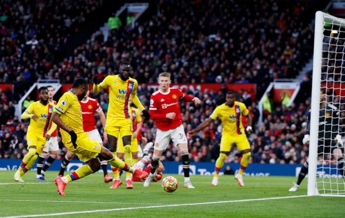 Fred đại đế lập siêu phẩm, Man United giành chiến thắng mừng thầy mới - Ảnh 4.