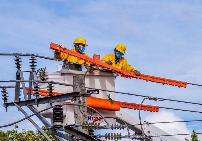 Bảo đảm đủ điện cho phục hồi, phát triển kinh tế - Ảnh 1. Bảo đảm đủ điện cho phục hồi, phát triển kinh tế - Ảnh 1.