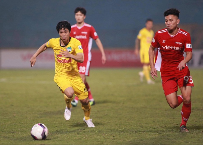 Công Phượng rạng rỡ ăn mừng chiến thắng cùng HAGL sau pha lập công đầu tiên ở V-League 2021 - Ảnh 2.