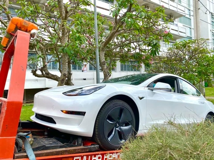 Trường ĐH đầu tiên đưa ôtô điện Tesla cho sinh viên thực hành - Ảnh 1.