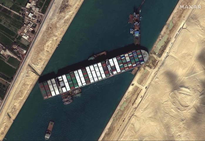 Kênh đào Suez tắc nghẽn có thể khiến thế giới... thiếu giấy vệ sinh - Ảnh 2.