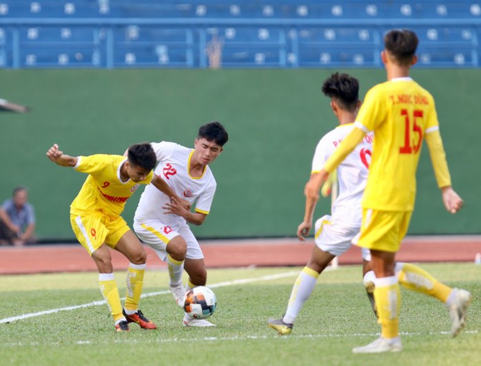 Vì sao U19 HAGL thua đậm trong ngày ra quân VCK U19 quốc gia 2021? - Ảnh 5.