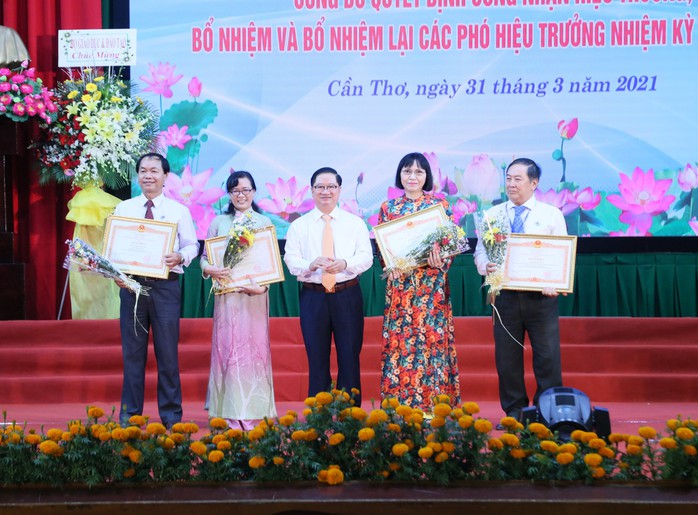 GS-TS Hà Thanh Toàn được tái bổ nhiệm hiệu trưởng ĐH Cần Thơ - Ảnh 3.