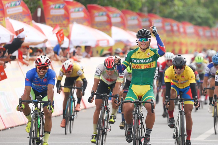 Giải xe đạp Cúp Truyền hình TP HCM: Trần Tuấn Kiệt tỏa sáng tại quê Bác - Ảnh 4.