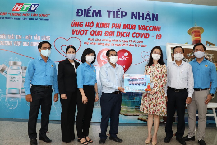 Sawaco: Trao 260 triệu đồng ủng hộ quỹ mua vaccine phòng, chống Covid-19 - Ảnh 1.