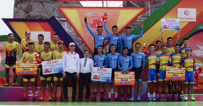 Loic Desriac xé áo vàng tại Cửa Lò - Ảnh 3. bóng đá tỷ lệ kèo nhà cái xé áo vàng tại Cửa Lò - Ảnh 3.
