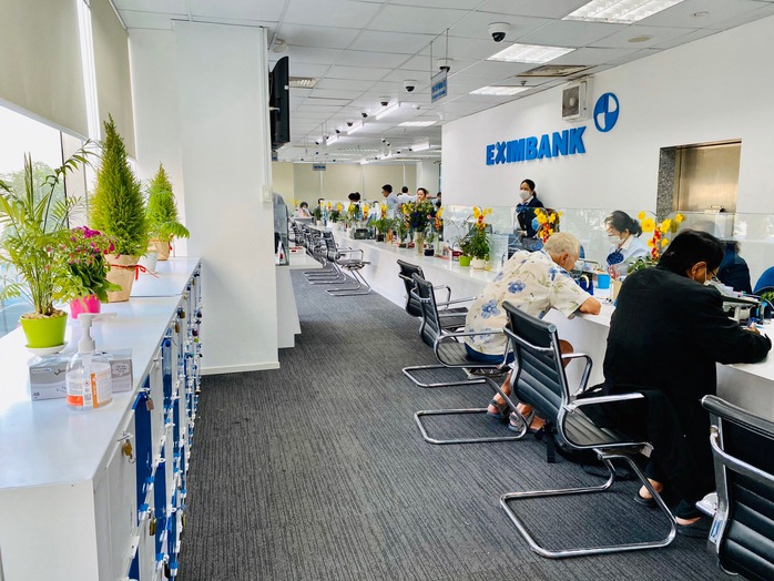 Cổ đông Eximbank nên làm việc với đại diện chính thức của ngân hàng - Ảnh 1. Cổ đông Eximbank nên làm việc với đại diện chính thức của ngân hàng - Ảnh 1.