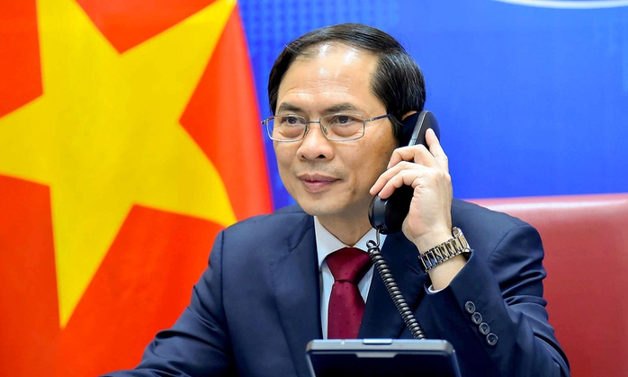 Hai Ngoại trưởng Việt Nam và Trung Quốc điện đàm, trao đổi thẳng thắn về vấn đề trên biển - Ảnh 1.