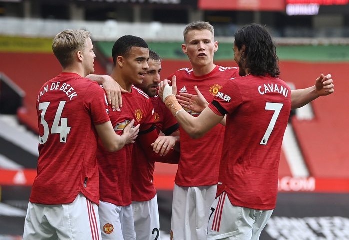 Vùi dập Burnley, Man United mơ soán ngôi Ngoại hạng của Man City - Ảnh 7.