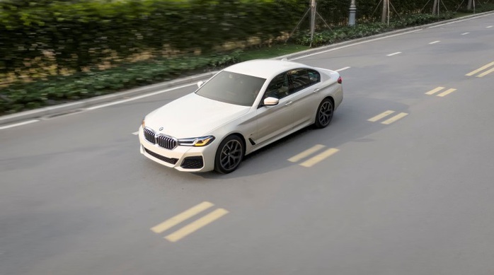 BMW 5 Series mới chính thức ra mắt tại Việt Nam - Ảnh 2.