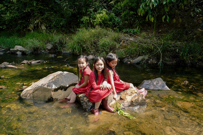 Con gái Đoan Trang, bé tí đã nối nghiệp mẹ - Ảnh 2.