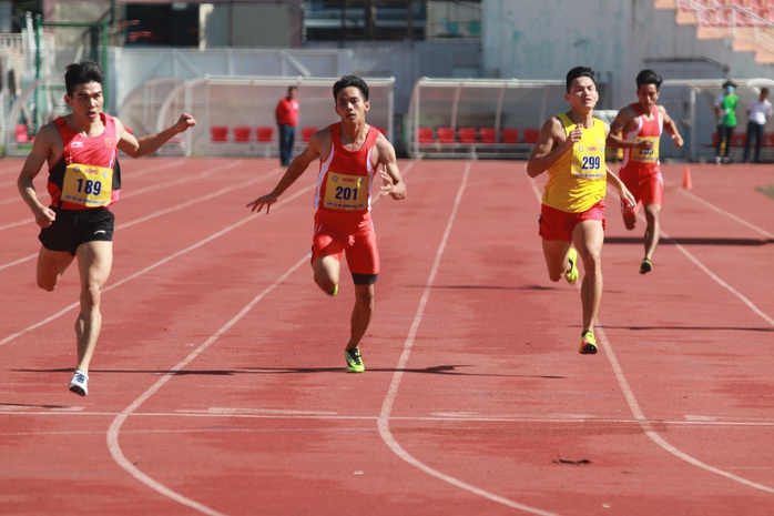 Lê Tú Chinh lập hat-trick vàng, chủ nhà TP HCM thống trị Cúp Tốc độ - Ảnh 3.