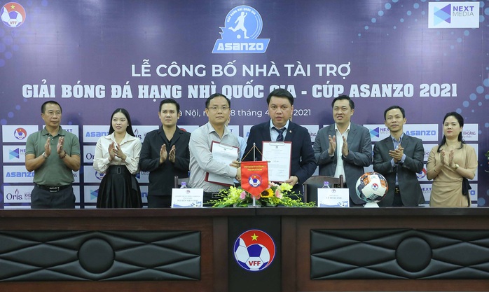 Asanzo của ông Phạm Văn Tam tài trợ chính Giải bóng đá hạng Nhì Quốc gia 2021 - Ảnh 2.