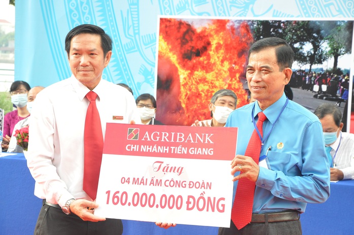 Chăm lo công nhân - lao động - Ảnh 1. Chăm lo công nhân - lao động - Ảnh 1.