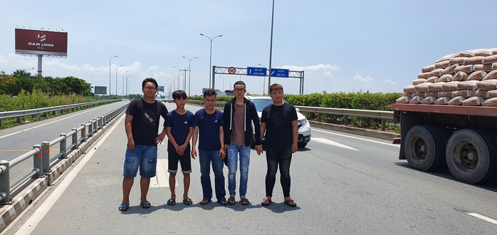 Còn nhiều người liên quan vụ đua xe trên cao tốc TP HCM-Long Thành-Dầu Giây  - Ảnh 2.