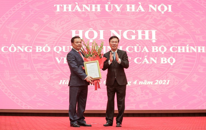 Công bố quyết định của Bộ Chính trị phân công ông Đinh Tiến Dũng làm Bí thư Thành ủy Hà Nội - Ảnh 10.