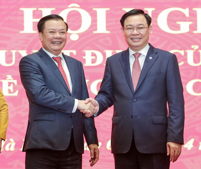 Công bố quyết định của Bộ Chính trị phân công ông Đinh Tiến Dũng làm Bí thư Thành ủy Hà Nội - Ảnh 13.