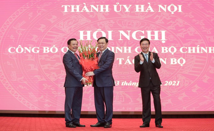 Công bố quyết định của Bộ Chính trị phân công ông Đinh Tiến Dũng làm Bí thư Thành ủy Hà Nội - Ảnh 12.