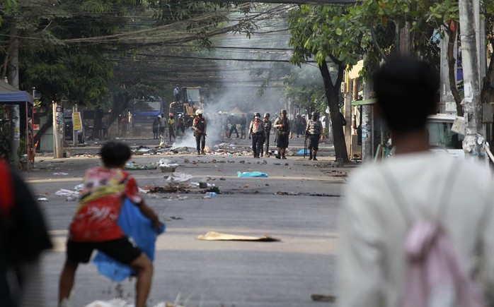 Myanmar: Thêm người biểu tình thiệt mạng - Ảnh 1.