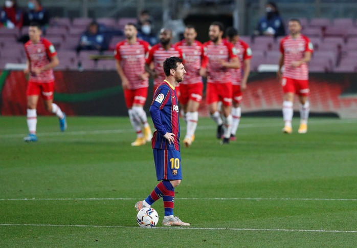 Barcelona thua sốc Granada, hẹp cửa đua vô địch La Liga - Ảnh 4.