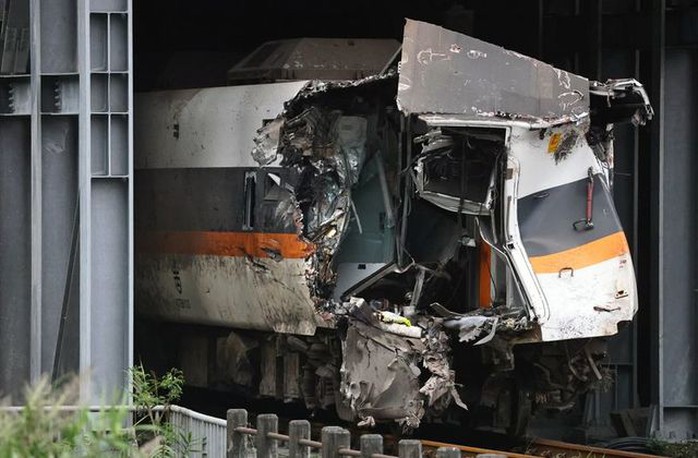 Phút định mệnh trong vụ tai nạn tàu hỏa Đài Loan - Ảnh 2.