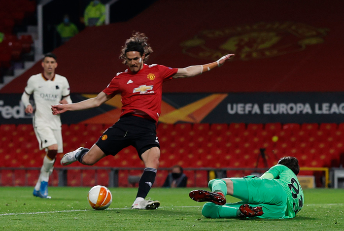 Man United đón tin vui: Cavani ở lại sân Old Trafford - Ảnh 1.