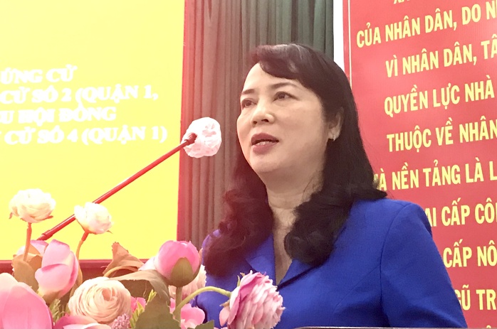 Bí thư Quận ủy quận 1 Trần Kim Yến hứa sẽ đeo bám những khiếu nại của cử tri - Ảnh 1.