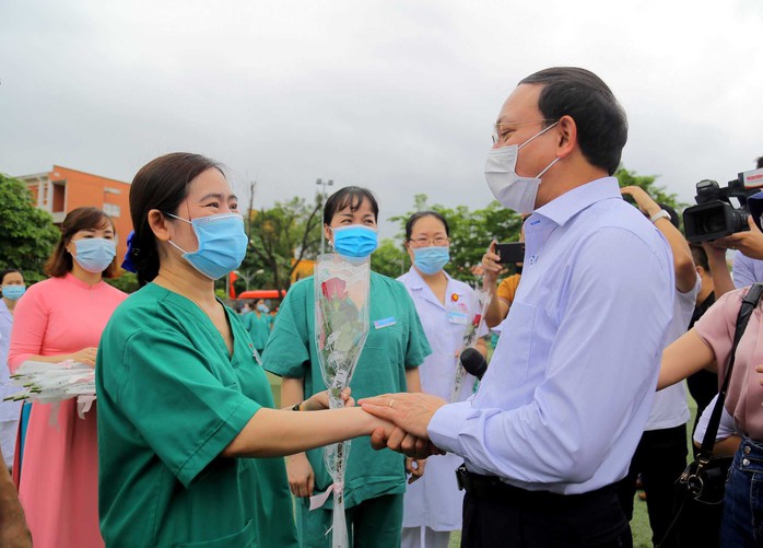 200 bác sĩ, nhân viên y tế Quảng Ninh chi viện cho Bắc Giang - Ảnh 3.