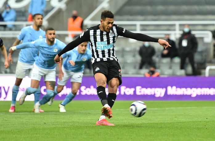 Rượt đuổi 7 bàn tại St.James’s Park, sao trẻ Man City lập hat-trick mừng tân vương - Ảnh 4.