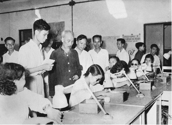 Chủ nghĩa xã hội và con đường đi lên chủ nghĩa xã hội ở Việt Nam - Ảnh 3.