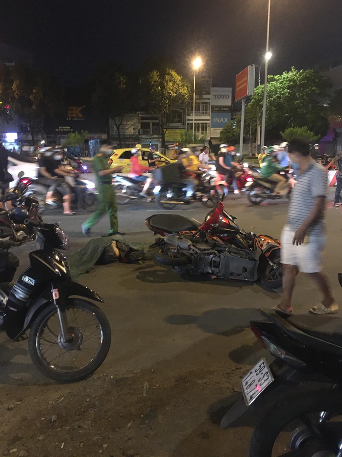 Thanh niên nghi giật điện thoại tử vong trên đường Điện Biên Phủ - Ảnh 1.