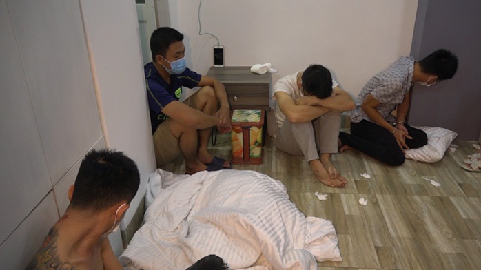 Tạm giam 16 đối tượng liên quan chuyên án ma túy lớn nhất ở Bình Định - Ảnh 2.