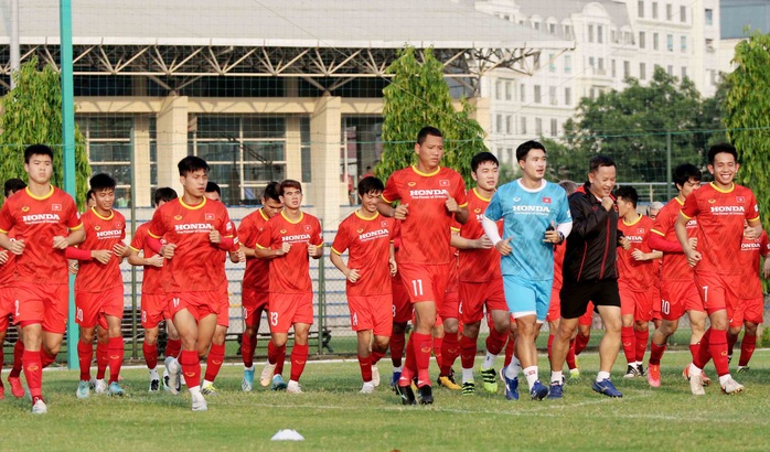 Hoàng Đức trở lại, hàng tiền vệ tuyển Việt Nam cạnh tranh khốc liệt đường đến UAE - Ảnh 2.