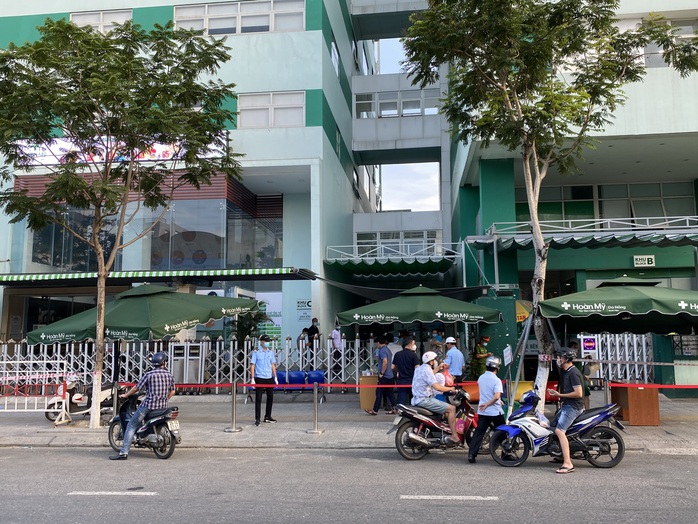 Đà Nẵng có ca dương tính với SARS-CoV-2 trong cộng đồng, cử công an giám sát Bệnh viện Hoàn Mỹ - Ảnh 4.