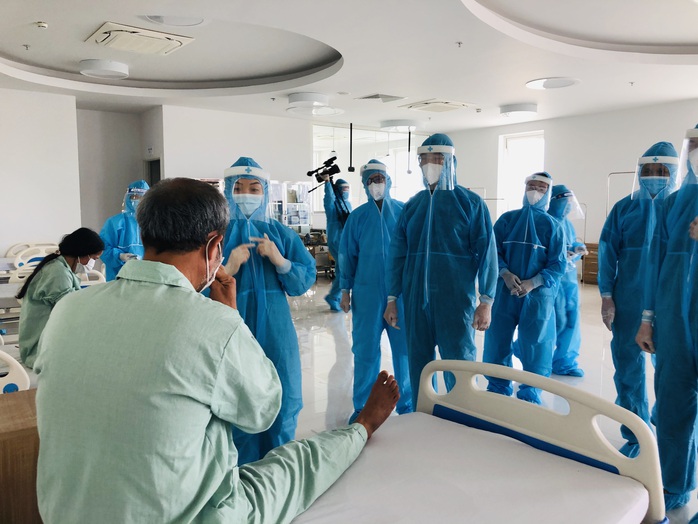 Chuyển 151 F1 của ca bệnh Covid-19 siêu lây nhiễm đến Bệnh viện Bạch Mai cơ sở 2 - Ảnh 19.