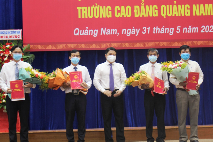 Quảng Nam ra mắt ban giám hiệu siêu trường cao đẳng - Ảnh 2.