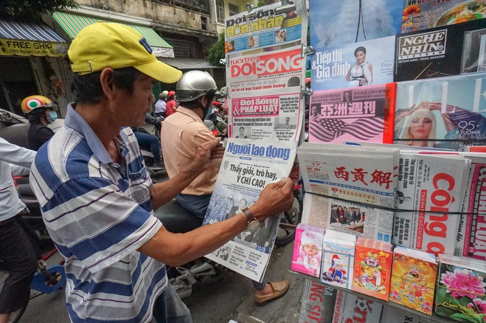 Sạp báo của ba tôi - Ảnh 1.