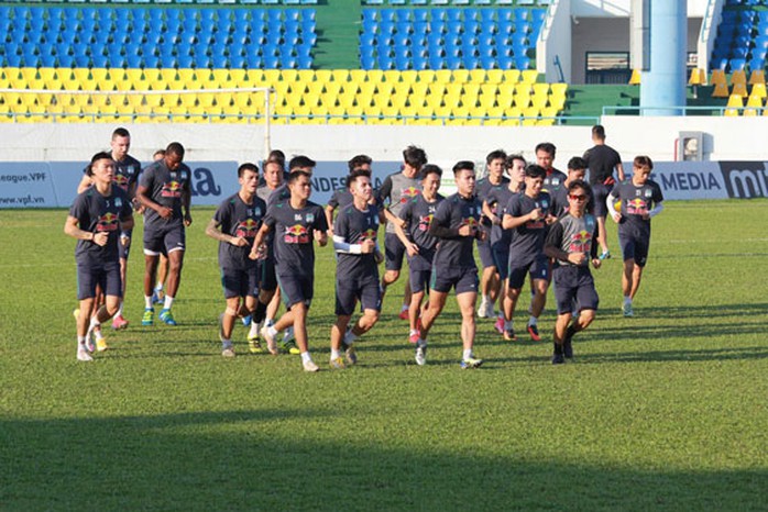 V-League hoãn, tuyển Việt Nam hội quân gấp - Ảnh 1.