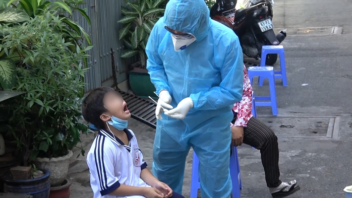 31 nhân viên y tế Bệnh viện 7A phải xét nghiệm vì liên quan ca dương tính tại Campuchia - Ảnh 1.