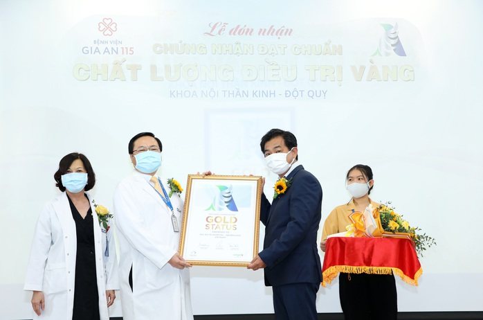 TP HCM: Thêm một bệnh viện đạt chứng nhận chất lượng điều trị Vàng quốc tế về đột quỵ - Ảnh 1.