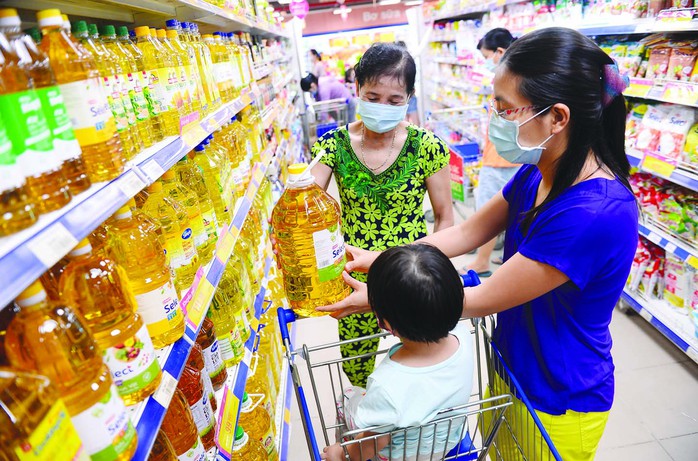 Co.opXtra, Co.opmart, Co.op Food giảm giá 10.000 sản phẩm thiết yếu - Ảnh 1.