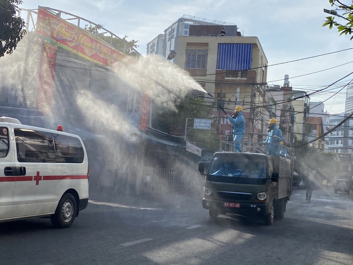 Phong tỏa toàn bộ khu chợ Đống Đa - Đà Nẵng - Ảnh 1.