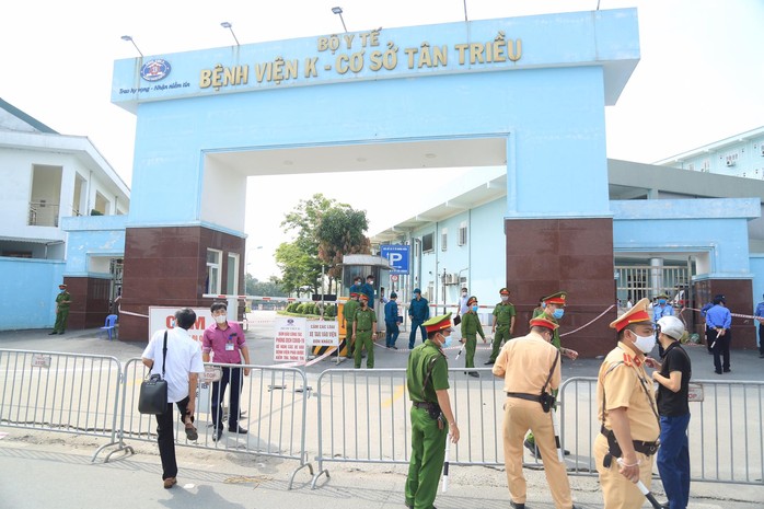Ổ dịch tại Bệnh viện K phức tạp, 98.000 người quay lại Hà Nội sau dịp nghỉ lễ - Ảnh 2.