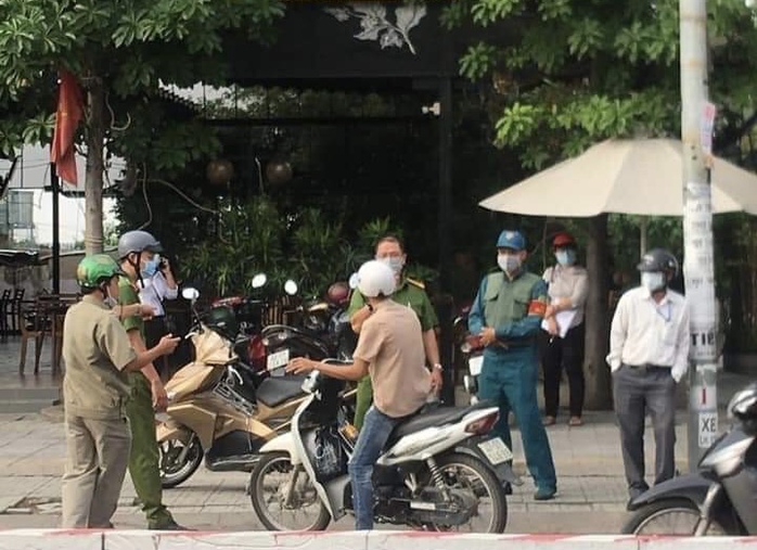 55 người ở TP Biên Hoà bị xử phạt vì không đeo khẩu trang nơi công cộng - Ảnh 2.