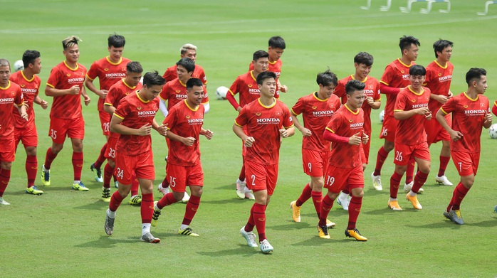 CLIP: Bất ngờ đội tuyển Việt Nam chọn thời điểm giữa trưa “luyện công” - Ảnh 4.