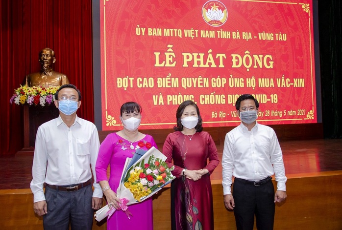 Công ty TNHH MTV Lan Anh ủng hộ 10 tỷ đồng mua vắc xin, phòng, chống dịch COVID-19. - Ảnh 1. Công ty TNHH MTV Lan Anh ủng hộ 10 tỷ đồng mua vắc xin, phòng, chống dịch COVID-19. - Ảnh 1.