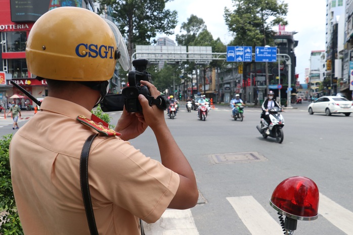 CSGT TP HCM sẽ xử phạt người đi đường không mang khẩu trang - Ảnh 8.