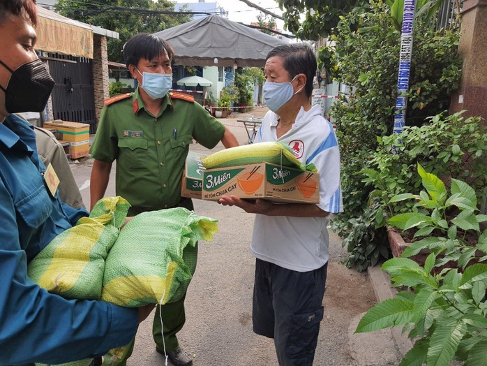 26 ca nhiễm SARS-CoV-2 mới ở TP HCM thuộc các quận, huyện nào ? - Ảnh 1.