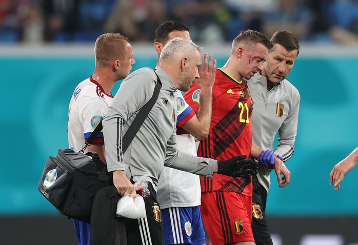 Vỡ xương hốc mắt, sao tuyển Bỉ chia tay Euro 2020 - Ảnh 3.
